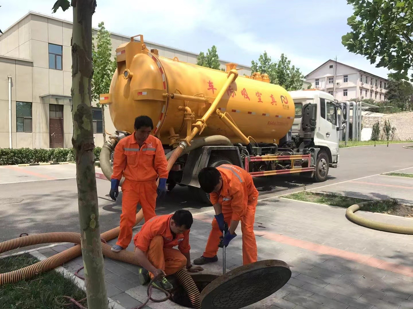 平陆化粪池清理与5-8吨吸粪车施工效率分析